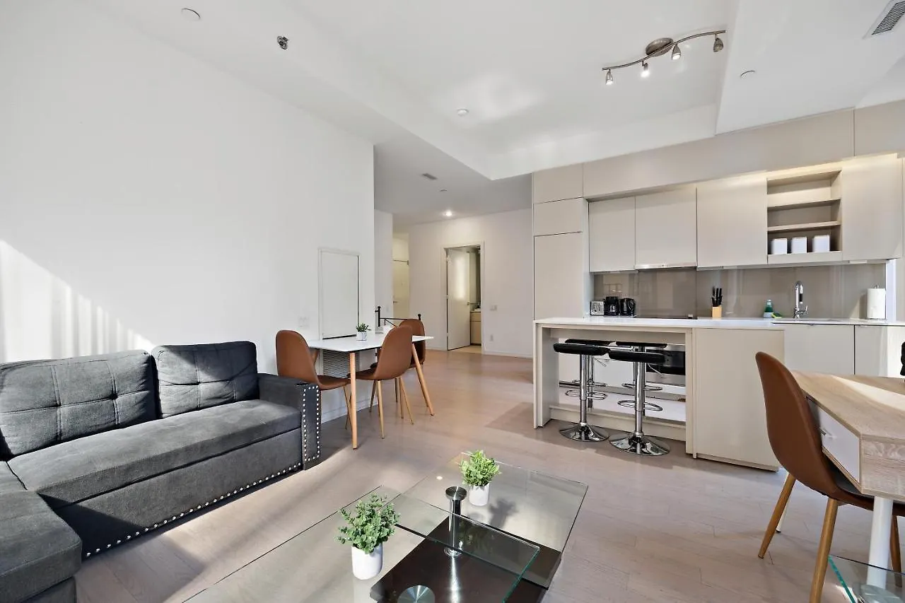 Modern Condo In The Heart Of Downtown Toronto
