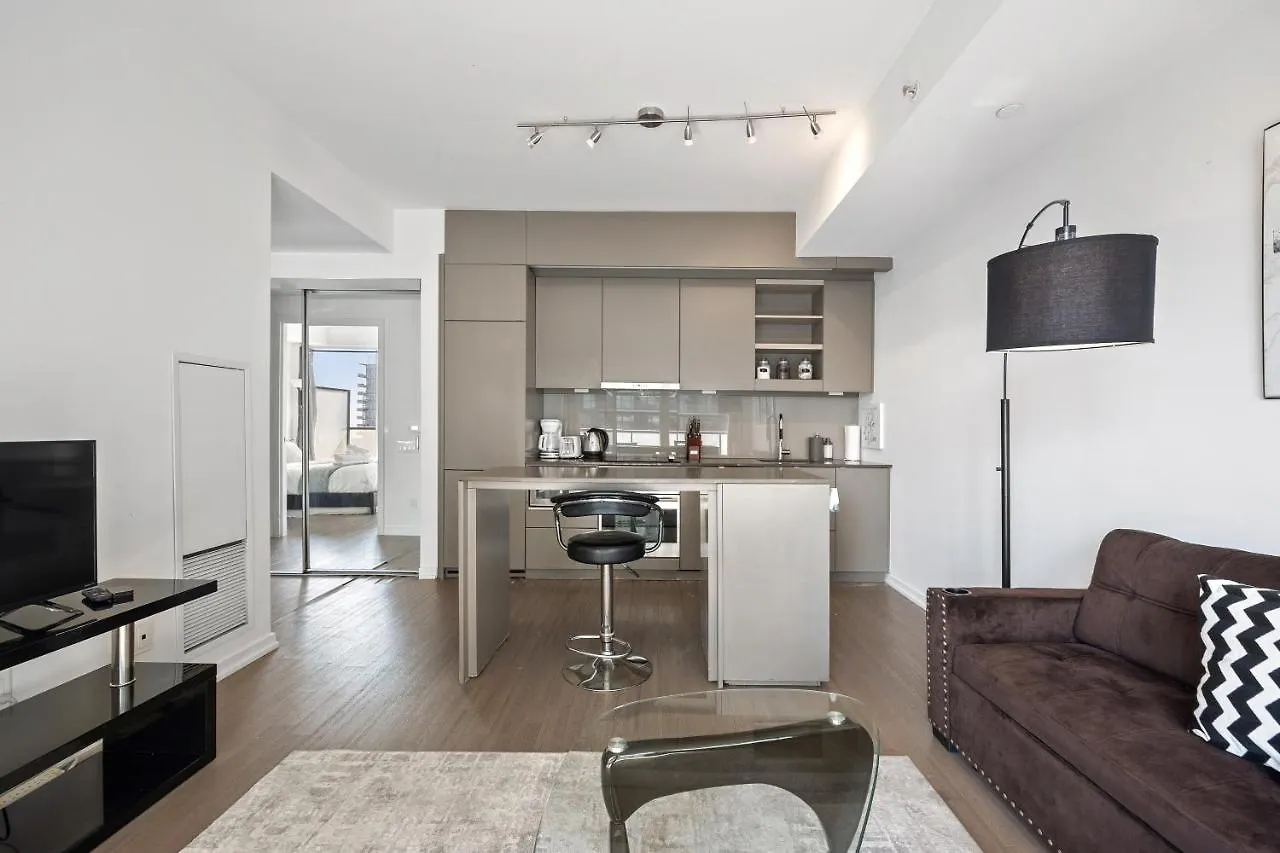 Apartment Modern Condo In The Heart Of Downtown Toronto