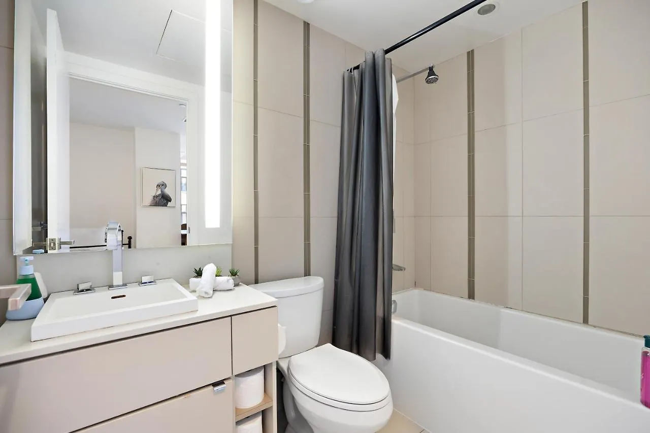Modern Condo In The Heart Of Downtown Toronto
